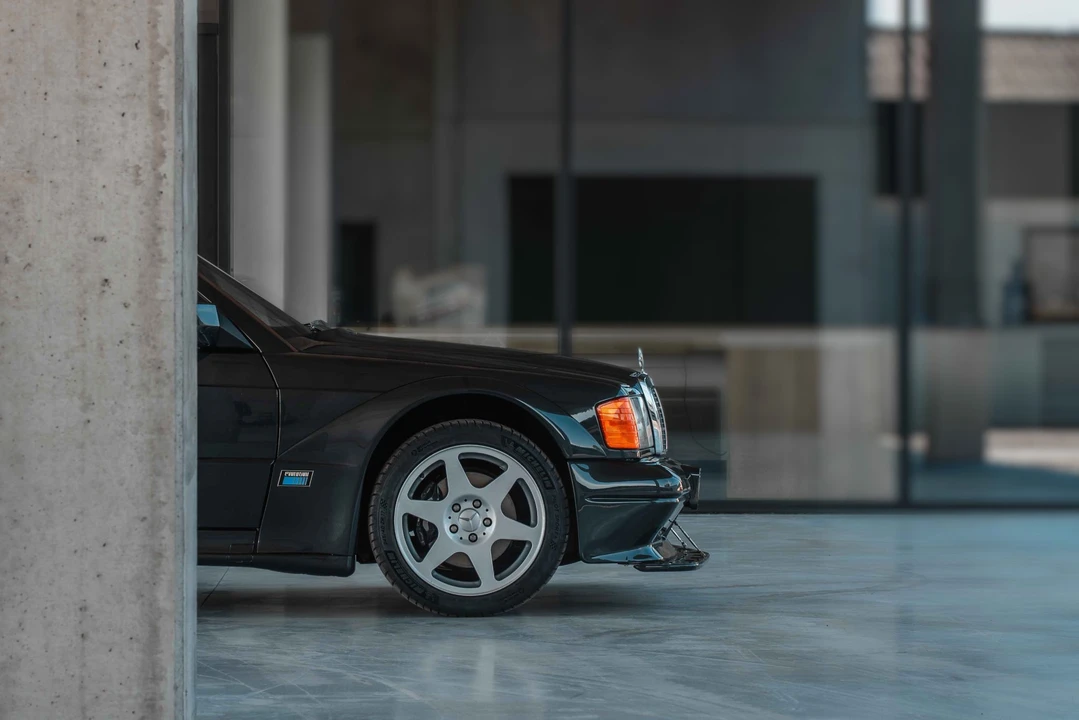 1990 Mercedes-Benz 190E 2.5-16 Evolution II - Image 27 of 31