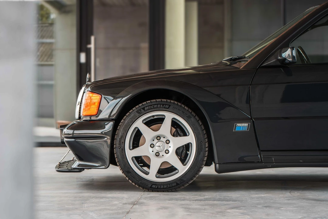 1990 Mercedes-Benz 190E 2.5-16 Evolution II - Image 26 of 31
