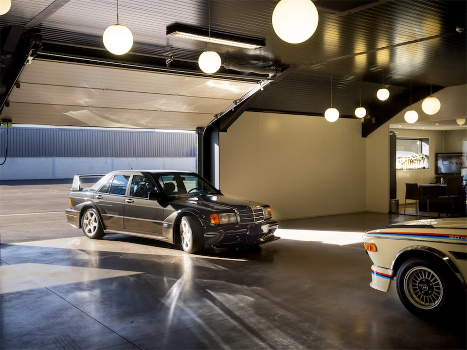 1990 Mercedes-Benz 190E 2.5-16 Evolution II - Image 18 of 31