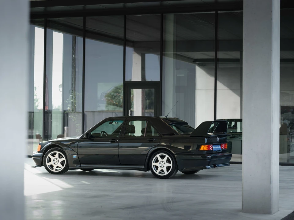 1990 Mercedes-Benz 190E 2.5-16 Evolution II - Image 18 of 31
