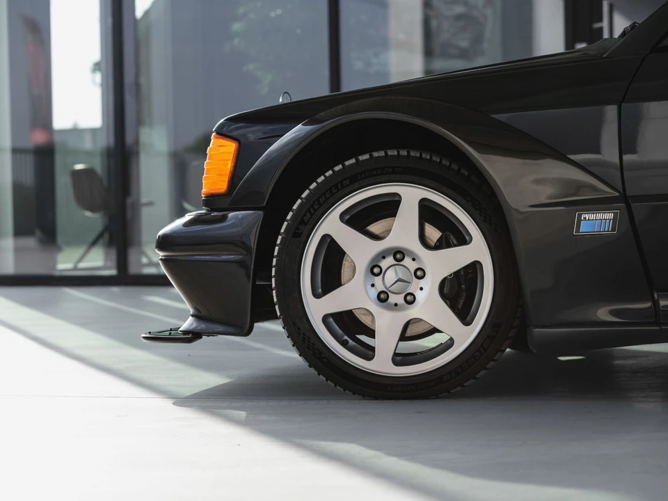 1990 Mercedes-Benz 190E 2.5-16 Evolution II - Image 26 of 31