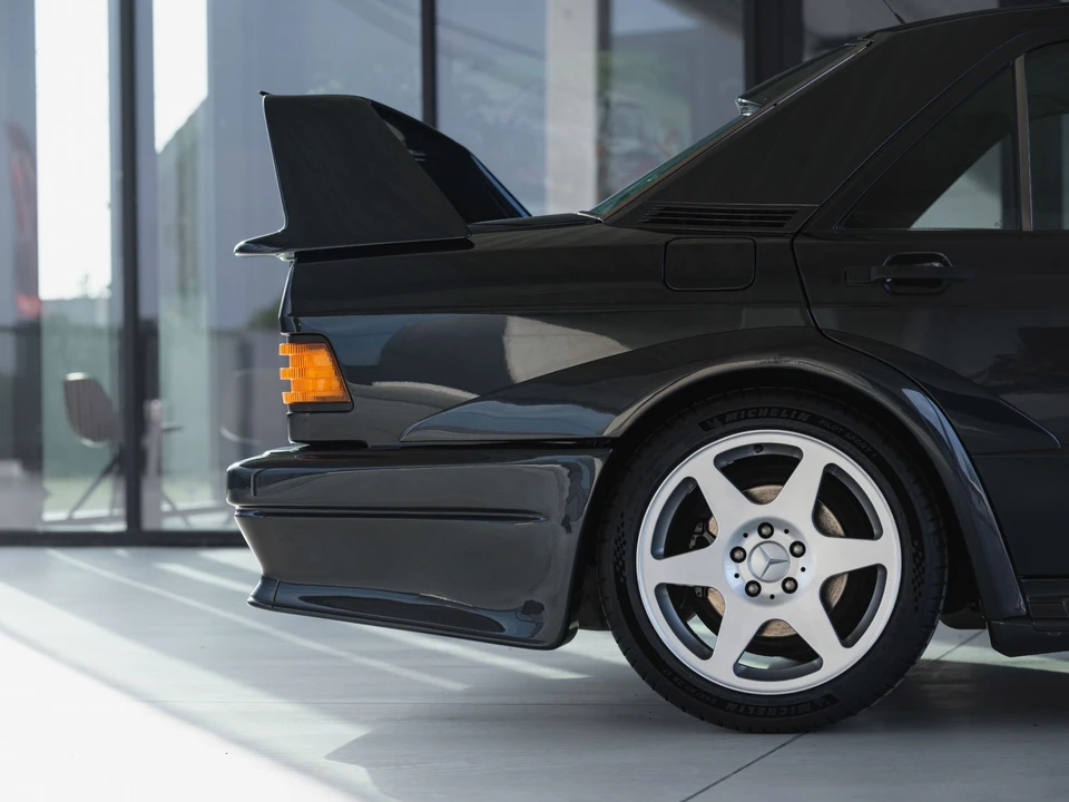 1990 Mercedes-Benz 190E 2.5-16 Evolution II - Image 25 of 31