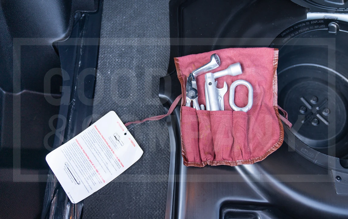1990 Mercedes-Benz 190E 2.5-16 Evolution II - Image 17 of 19