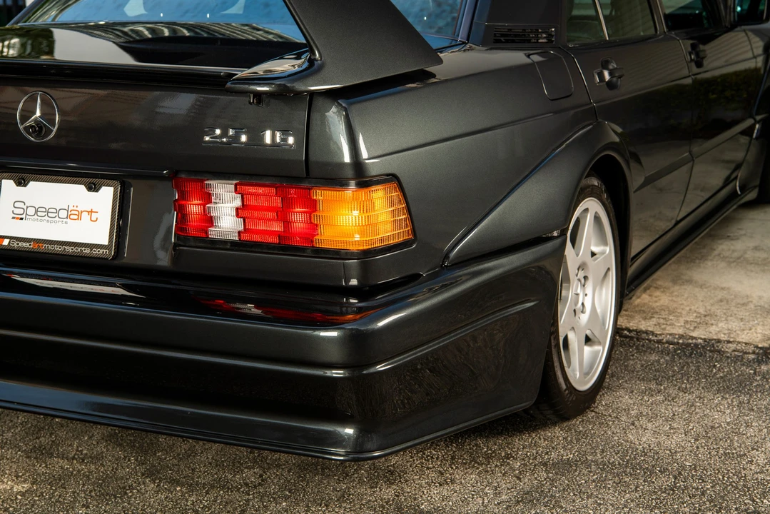 1990 Mercedes-Benz 190E 2.5-16 Evolution II - Image 27 of 31