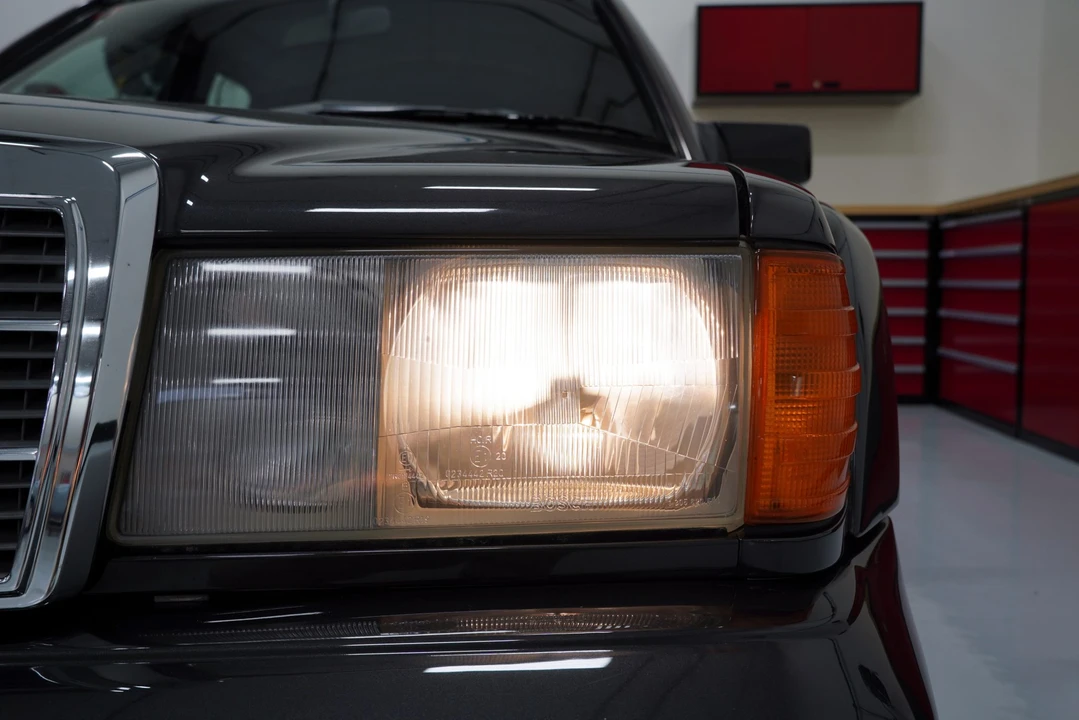 1990 Mercedes-Benz 190E 2.5-16 Evolution II - Image 30 of 31
