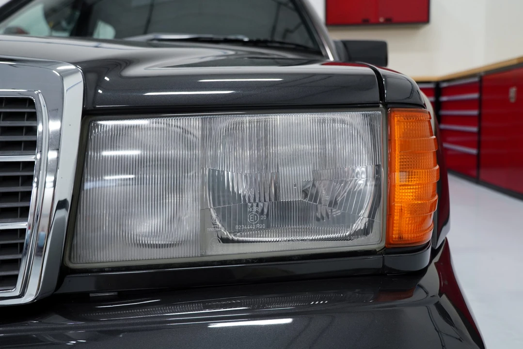 1990 Mercedes-Benz 190E 2.5-16 Evolution II - Image 29 of 31