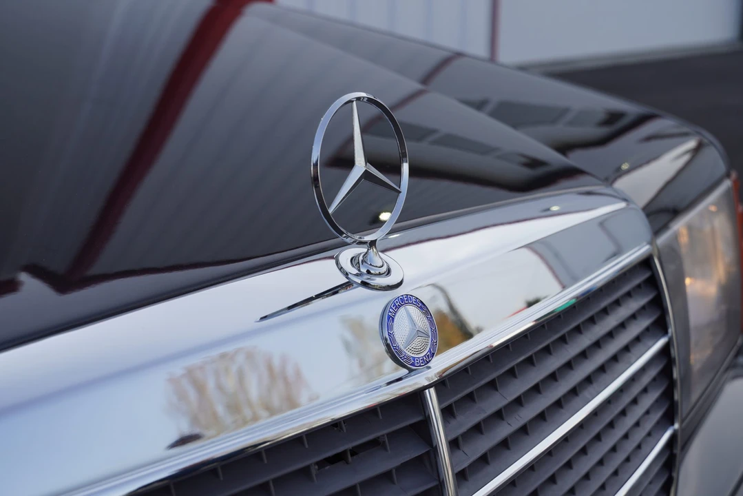 1990 Mercedes-Benz 190E 2.5-16 Evolution II - Image 7 of 31