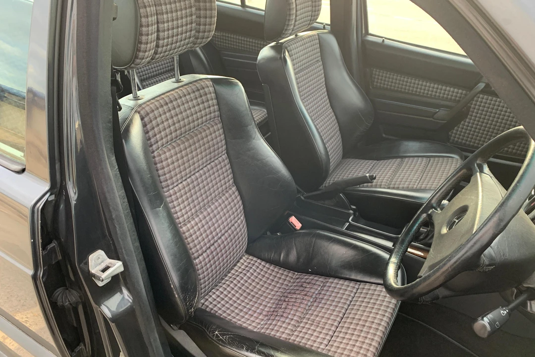 1990 Mercedes-Benz 190E 2.3-16 & 2.5-16 - Image 27 of 30