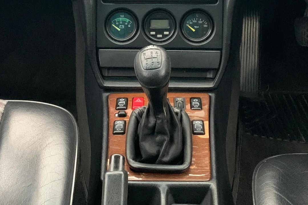 1990 Mercedes-Benz 190E 2.3-16 & 2.5-16 - Image 28 of 30