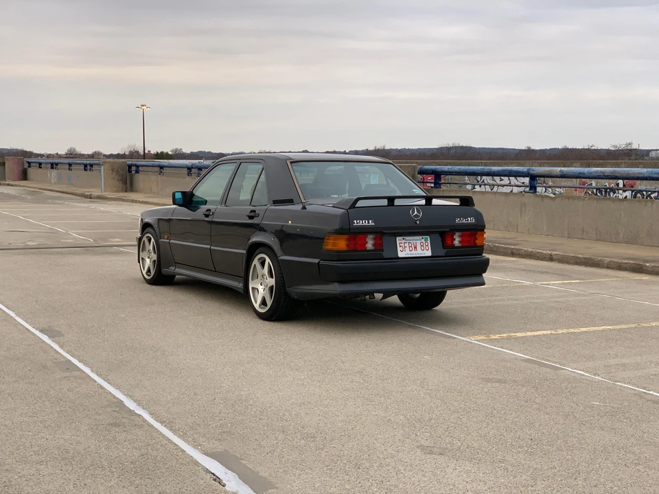 1990 Mercedes-Benz 190E 2.3-16 & 2.5-16 - Image 9 of 30