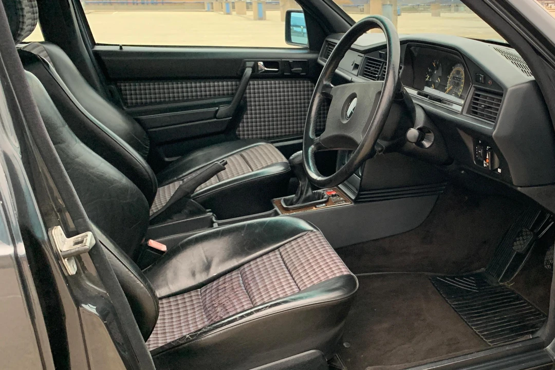 1990 Mercedes-Benz 190E 2.3-16 & 2.5-16 - Image 26 of 30