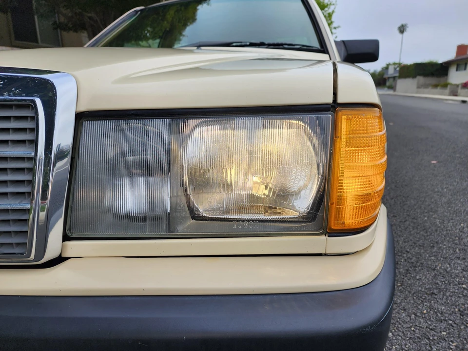 1990 Mercedes-Benz 190E - Image 23 of 31