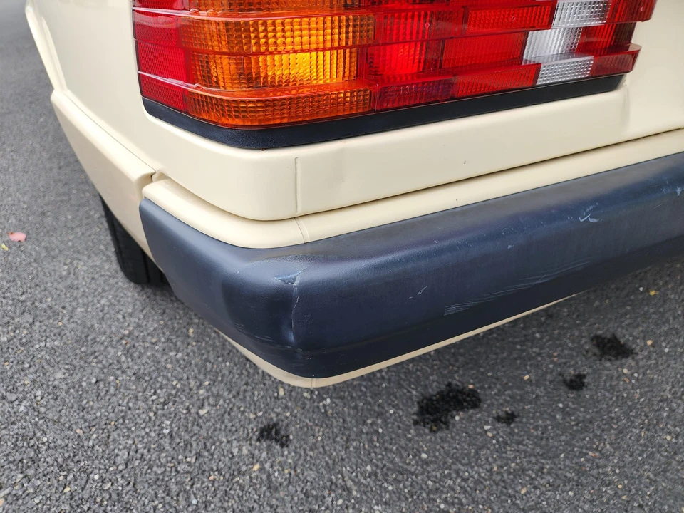 1990 Mercedes-Benz 190E - Image 27 of 31