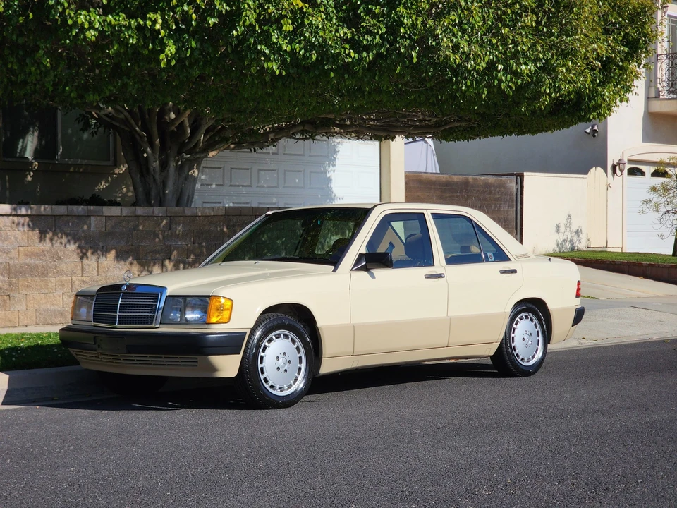 1990 Mercedes-Benz 190E - Image 5 of 31