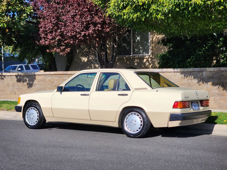 1990 Mercedes-Benz 190E - Image 7 of 31