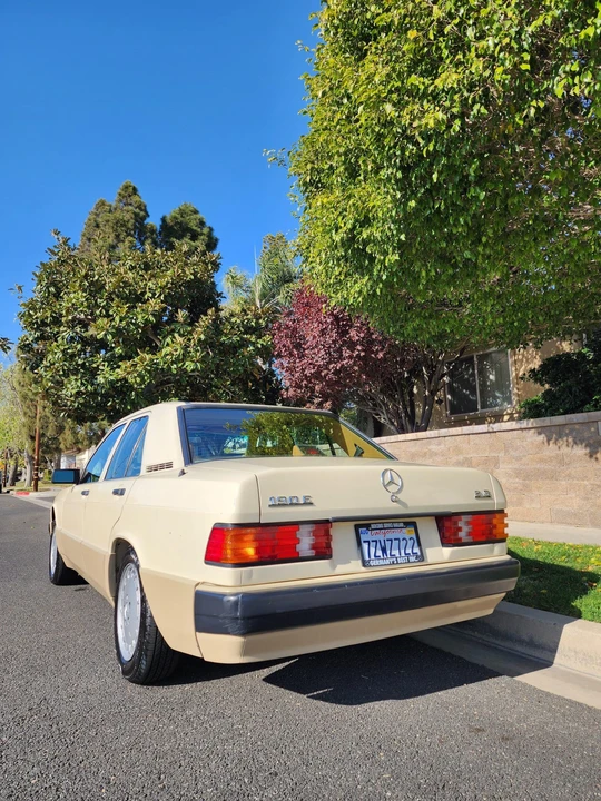 1990 Mercedes-Benz 190E - Image 8 of 31