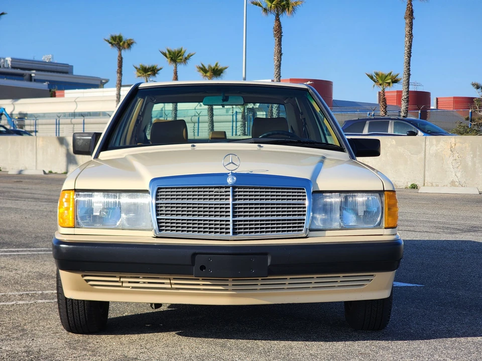 1990 Mercedes-Benz 190E - Image 4 of 31