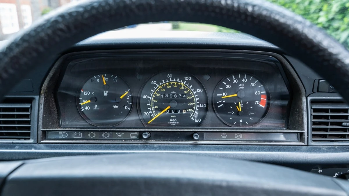 1990 Mercedes-Benz 190E - Image 19 of 30