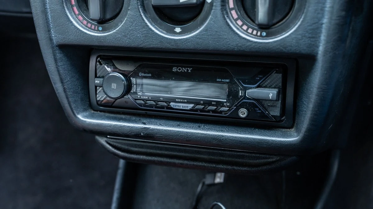 1990 Mercedes-Benz 190E - Image 23 of 30