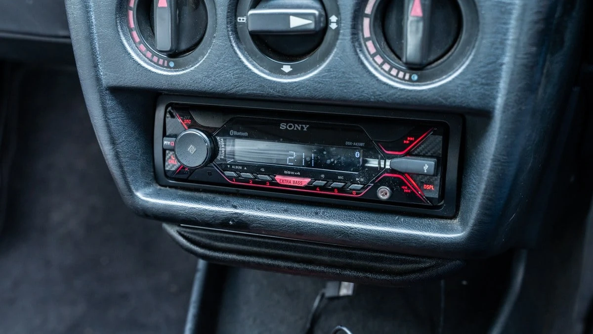 1990 Mercedes-Benz 190E - Image 24 of 30