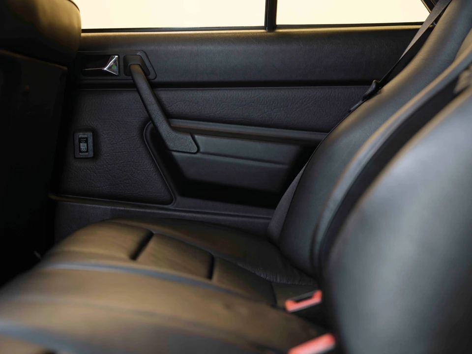 1990 Mercedes-Benz 190E 2.5-16 Evolution II - Image 15 of 31