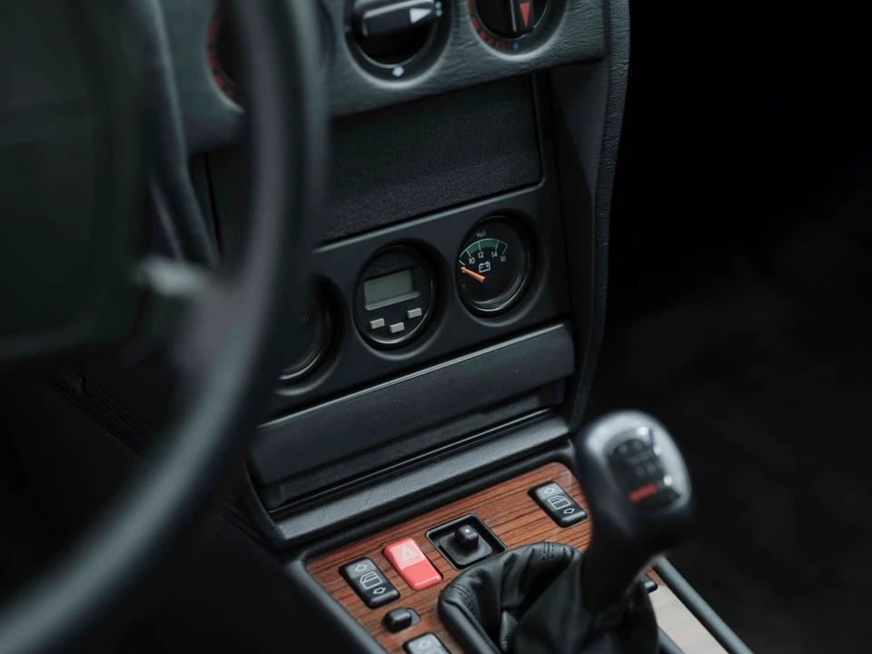 1990 Mercedes-Benz 190E 2.5-16 Evolution II - Image 26 of 31