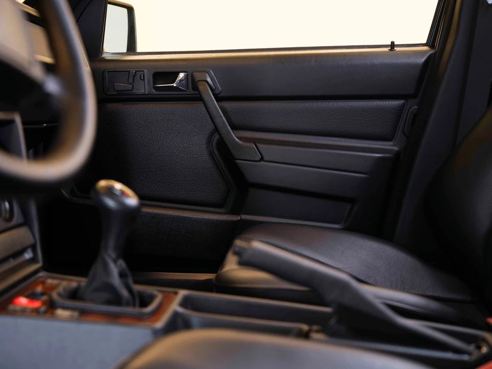 1990 Mercedes-Benz 190E 2.5-16 Evolution II - Image 18 of 31