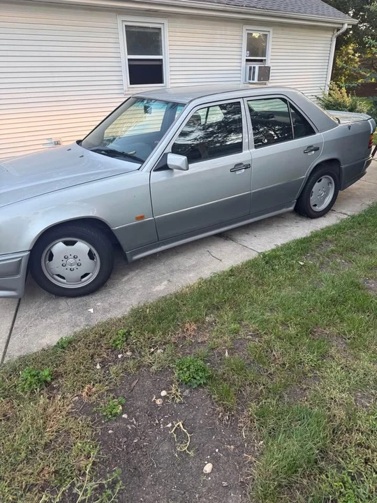 1990 Mercedes-Benz W124 E-Class - Image 4 of 7