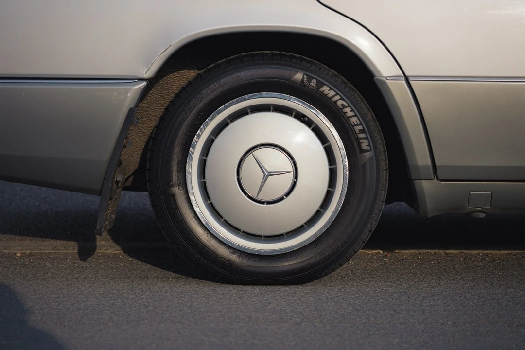 1990 Mercedes-Benz W124 E-Class - Image 22 of 30