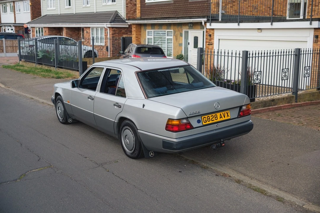 1990 Mercedes-Benz W124 E-Class - Image 15 of 30