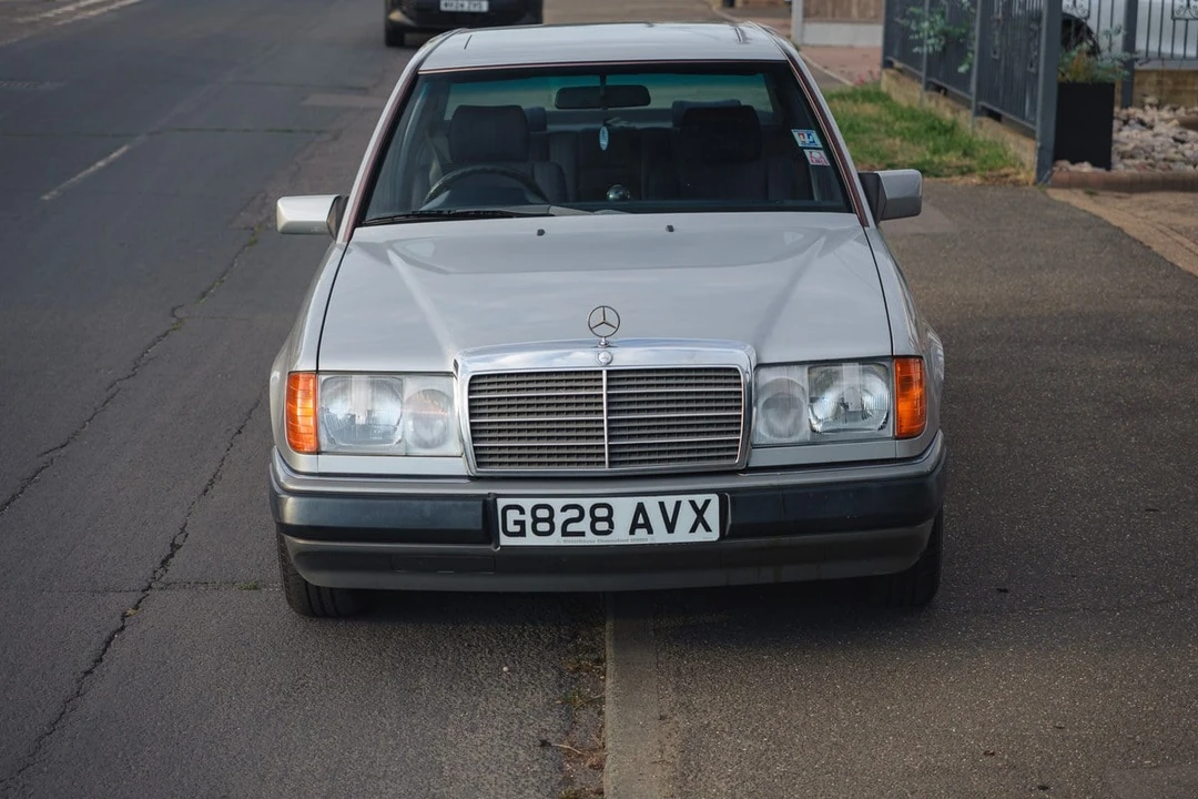 1990 Mercedes-Benz W124 E-Class - Image 11 of 30