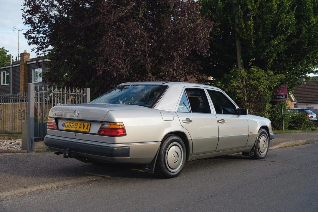 1990 Mercedes-Benz W124 E-Class - Image 16 of 30