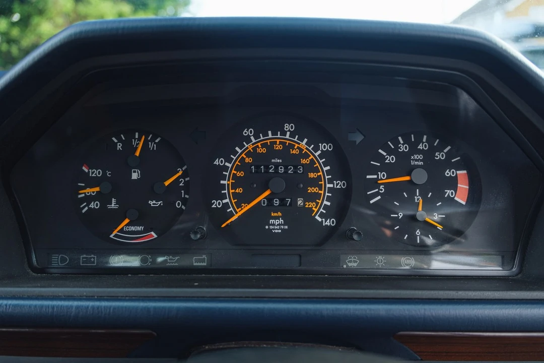 1990 Mercedes-Benz W124 E-Class - Image 27 of 30