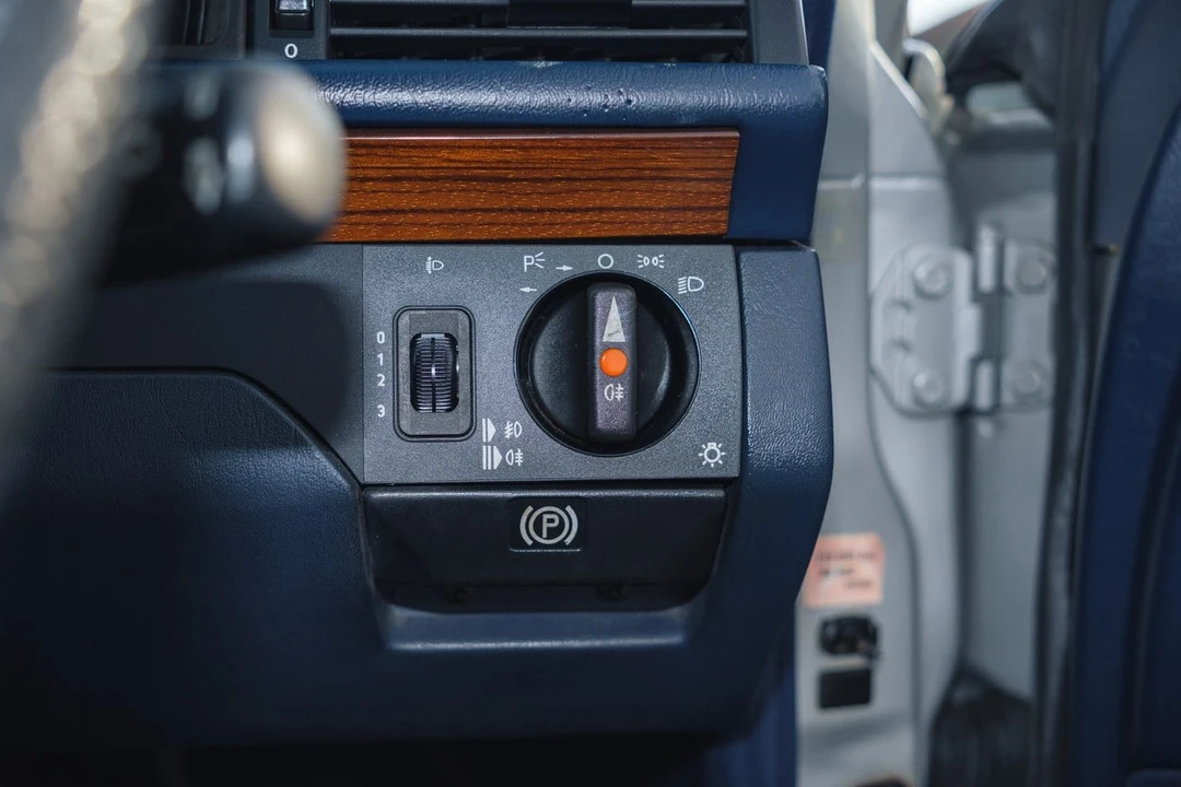1990 Mercedes-Benz W124 E-Class - Image 30 of 30