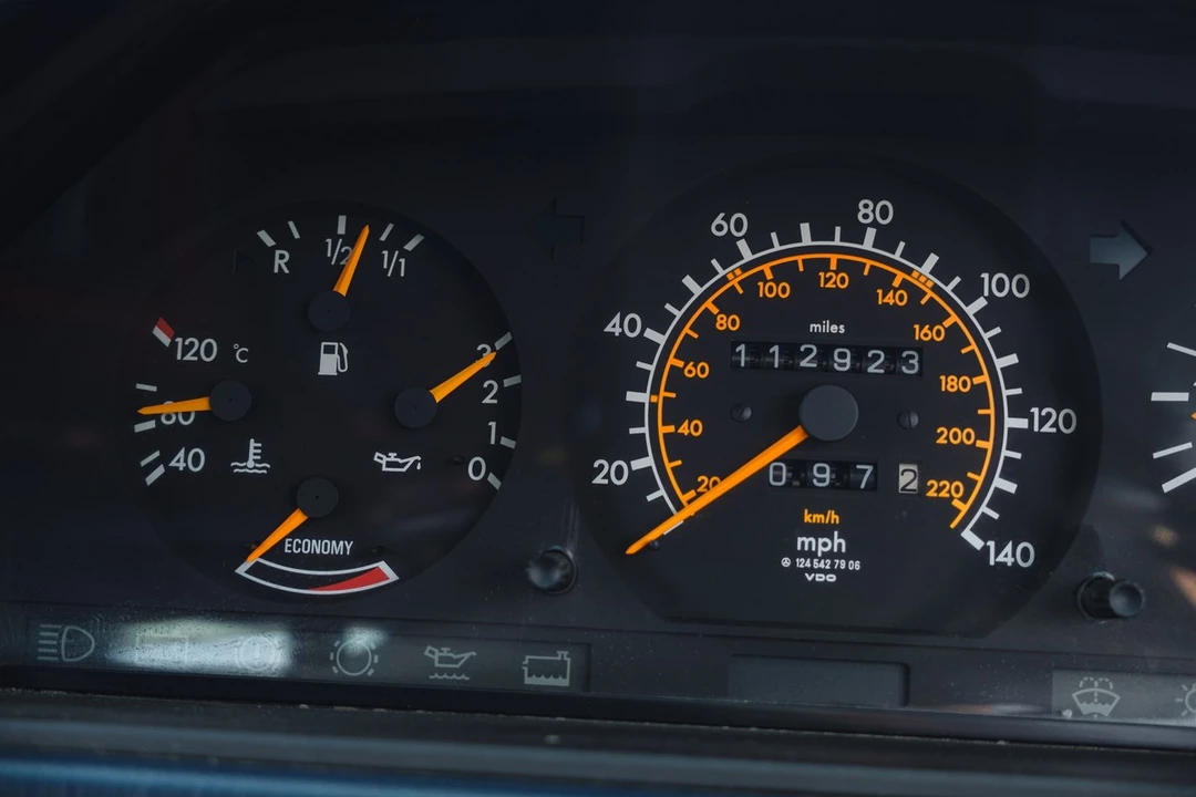 1990 Mercedes-Benz W124 E-Class - Image 28 of 30