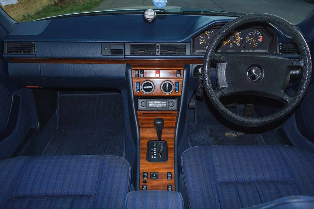 1990 Mercedes-Benz W124 E-Class - Image 26 of 30