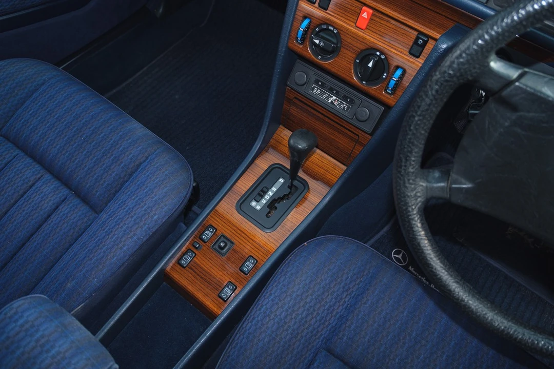 1990 Mercedes-Benz W124 E-Class - Image 25 of 30