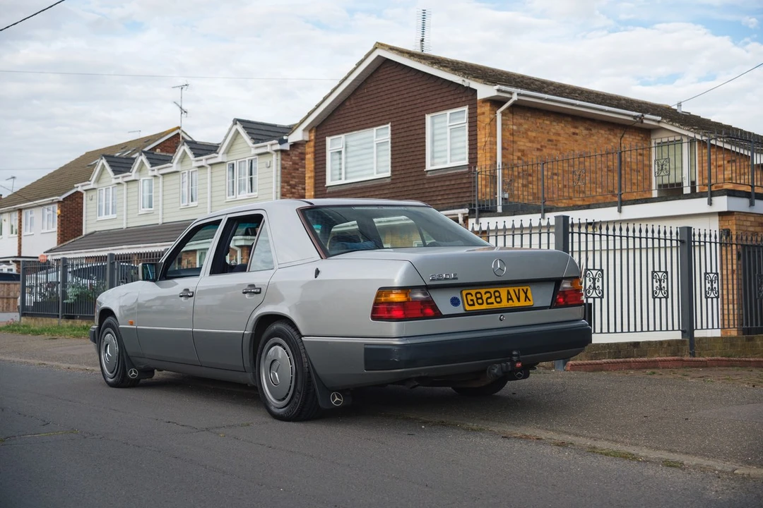 1990 Mercedes-Benz W124 E-Class - Image 14 of 30