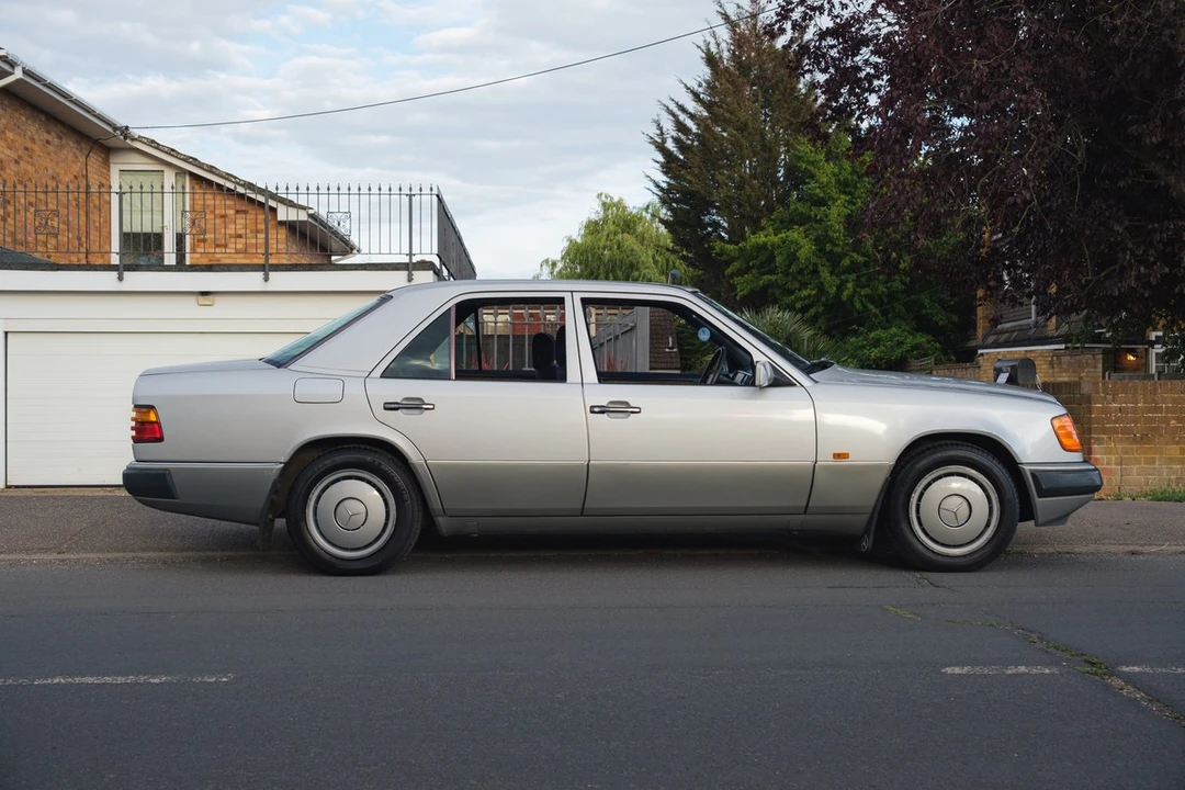1990 Mercedes-Benz W124 E-Class - Image 17 of 30