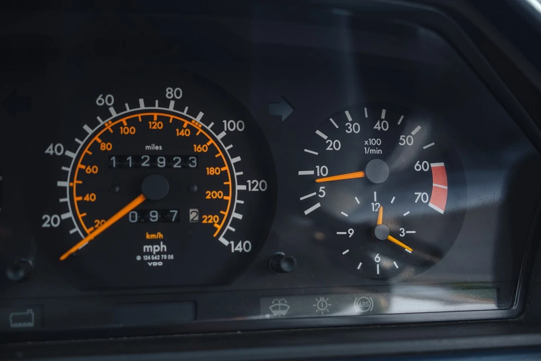 1990 Mercedes-Benz W124 E-Class - Image 29 of 30