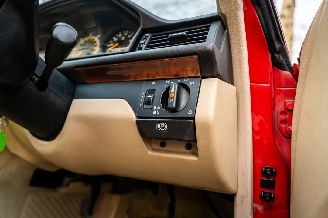 1990 Mercedes-Benz W124 E-Class - Image 18 of 30