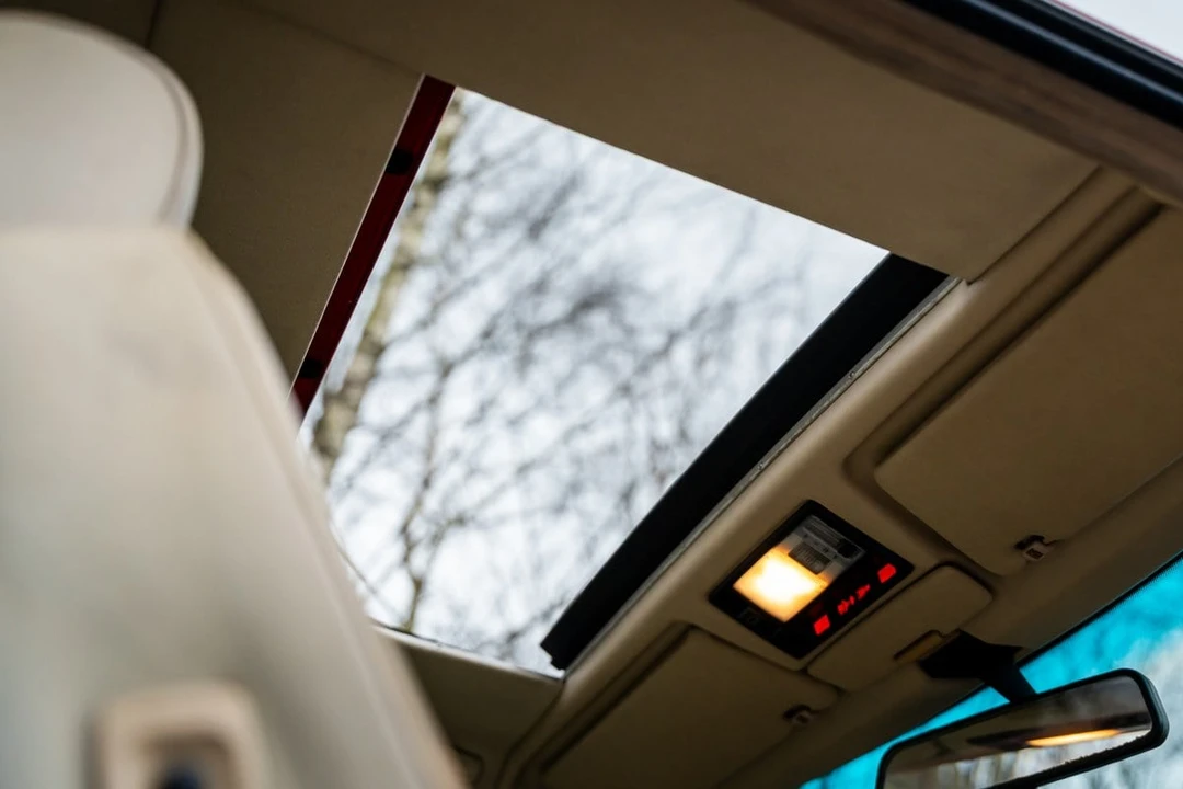 1990 Mercedes-Benz W124 E-Class - Image 26 of 30