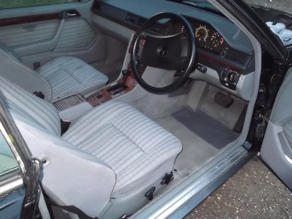 1990 Mercedes-Benz W124 E-Class - Image 3 of 3