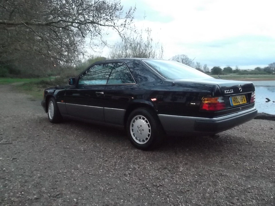 1990 Mercedes-Benz W124 E-Class - Image 3 of 3