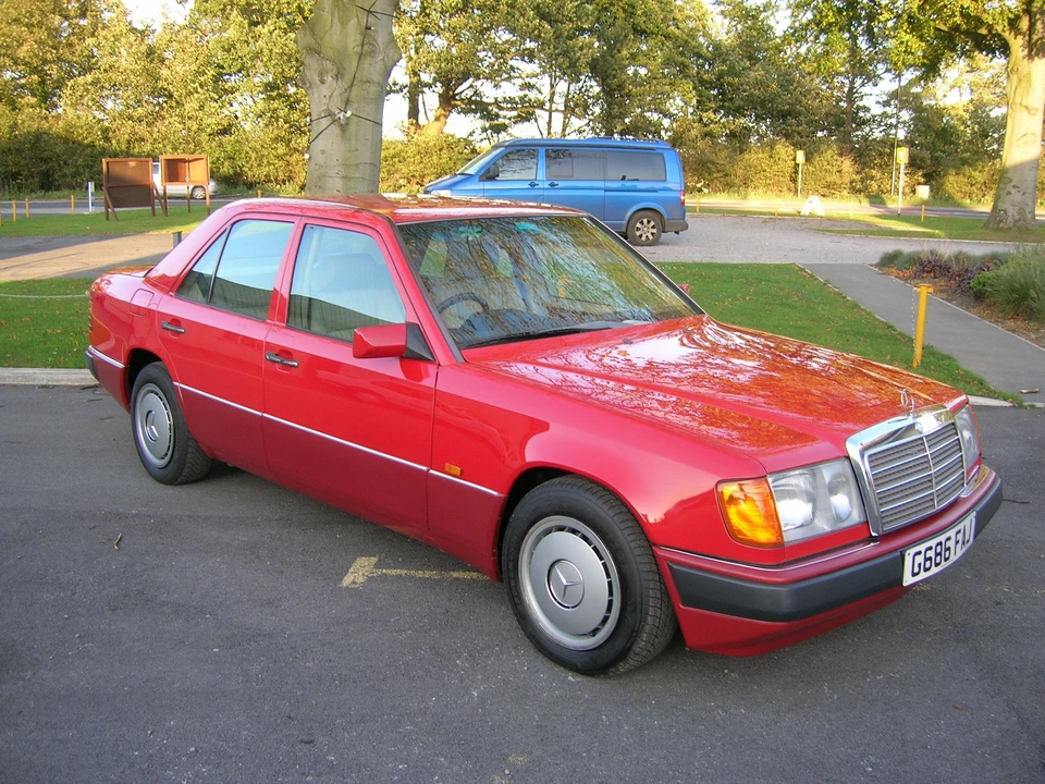1990 Mercedes-Benz W124 E-Class - Image 2 of 2