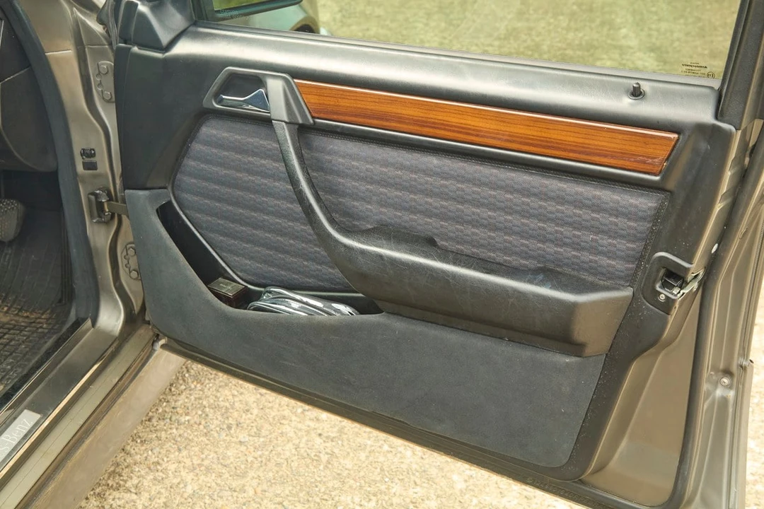 1990 Mercedes-Benz W124 E-Class - Image 15 of 30