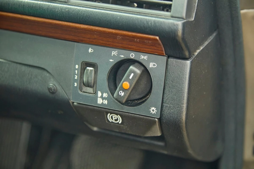 1990 Mercedes-Benz W124 E-Class - Image 22 of 30