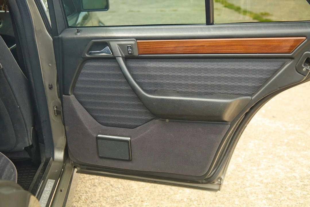 1990 Mercedes-Benz W124 E-Class - Image 30 of 30