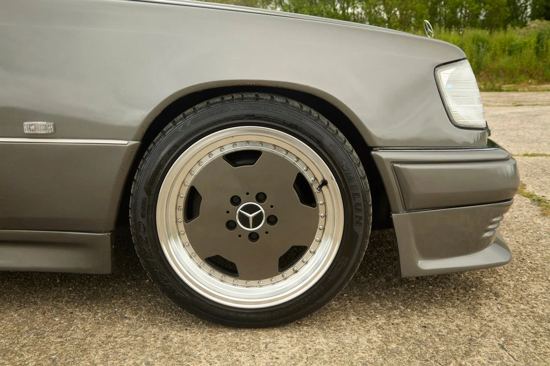 1990 Mercedes-Benz W124 E-Class - Image 11 of 30