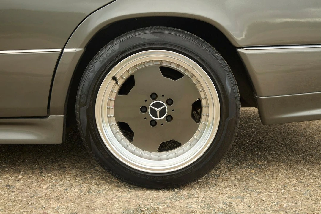 1990 Mercedes-Benz W124 E-Class - Image 13 of 30
